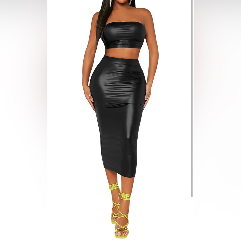 Black Ruched Pencil Midi Skirt